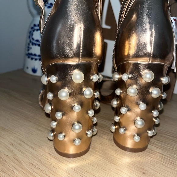 NWT! Steve Madden Madeira Pearl Studded Heels - Picture 4 of 8